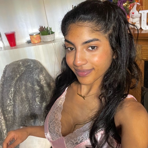 Meet your Posher, Jailene - Picture 5 of 6